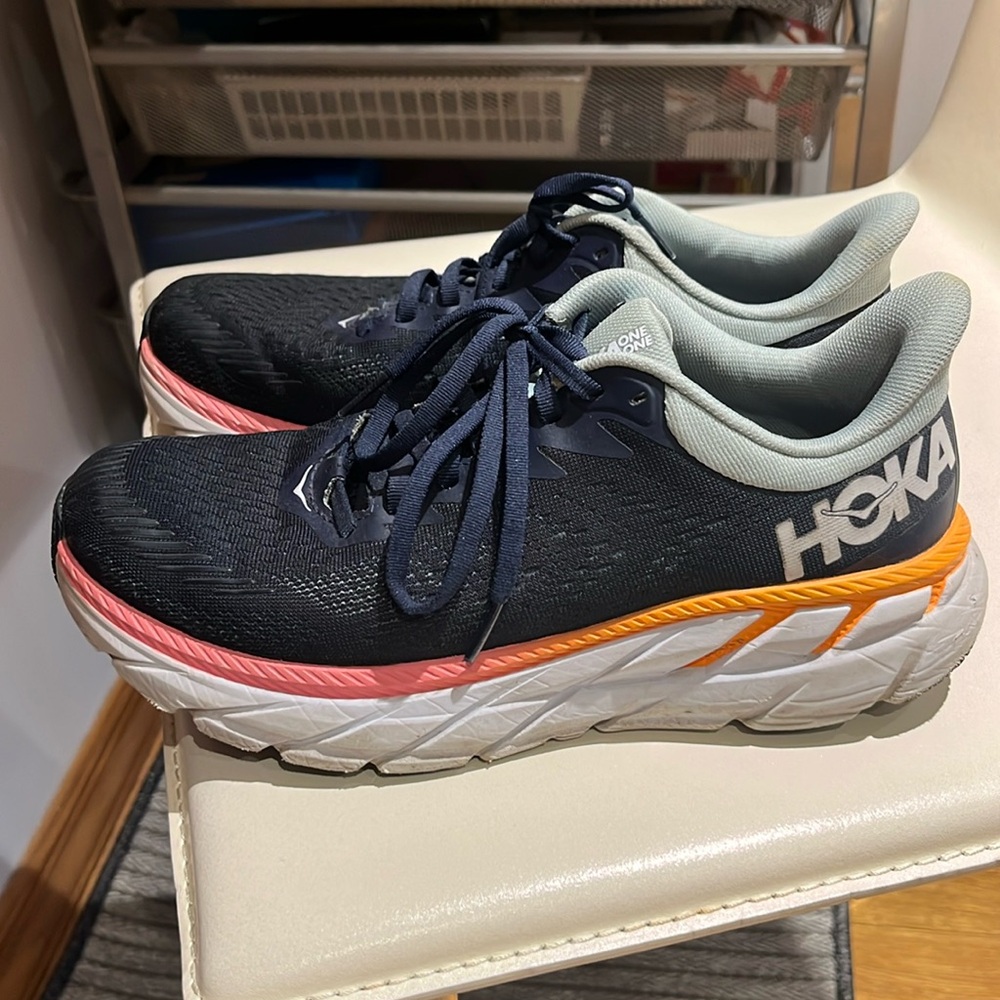 HOKA Clifton 7 Women’s SIZE 8